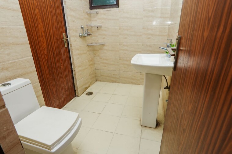 Bathroom, nimbus-the-hyde-park 3 Bedroom 1320 Sq.Ft. Apartment In Sector 78 Noida 9168363