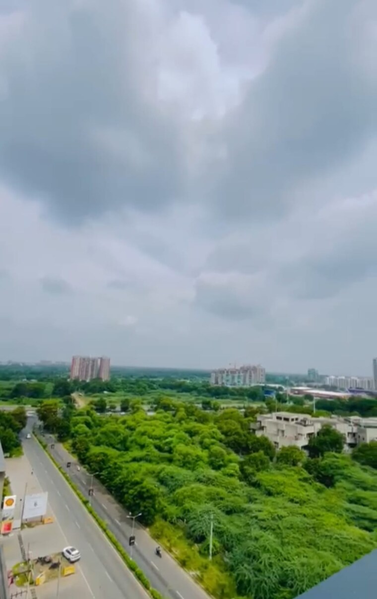 Garden, gota Commercial Office Space 961 Sq.Ft. In Gota Ahmedabad 9168402