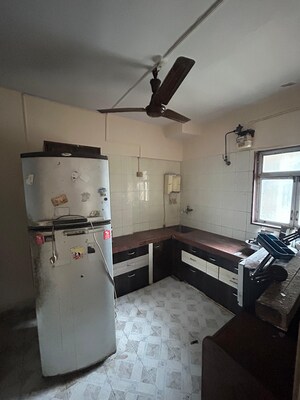 Team Area in 2 BHK Apartment at Vardhman Vatika, Majiwada – for Sale