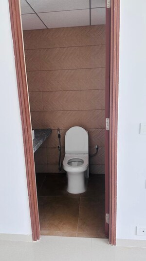 Bathroom in 3 BHK Apartment at Kalpataru Immensa, Kolshet Road – for Sale