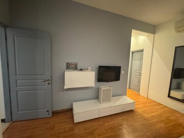 Bathroom in 3.5 BHK Apartment at Unitech Uniworld Gardens, Sector 47 – for Rent