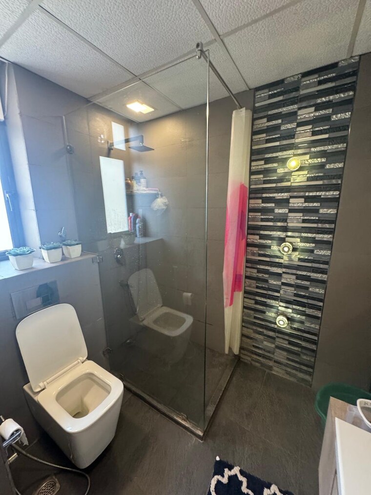 Master Bedroom, unitech-uniworld-gardens 3.5 Bedroom 2086 Sq.Ft. Apartment In Sector 47 Gurgaon 9168540