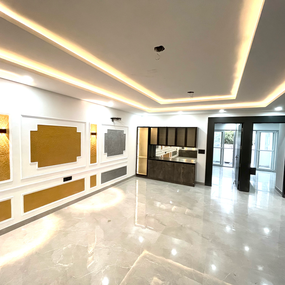 4 BHK + Pooja Room,Servant Room,Study Room,Extra Room Builder Floor For Sale in Parklands