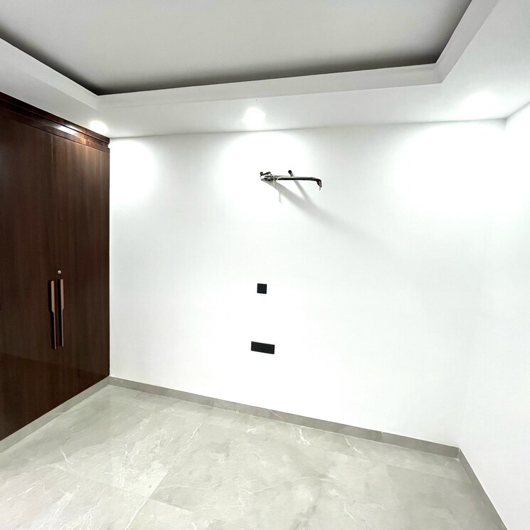 Room, parklands 4 Bedroom 250 Sq.Yd. Builder Floor In Sector 85 Faridabad 9168553