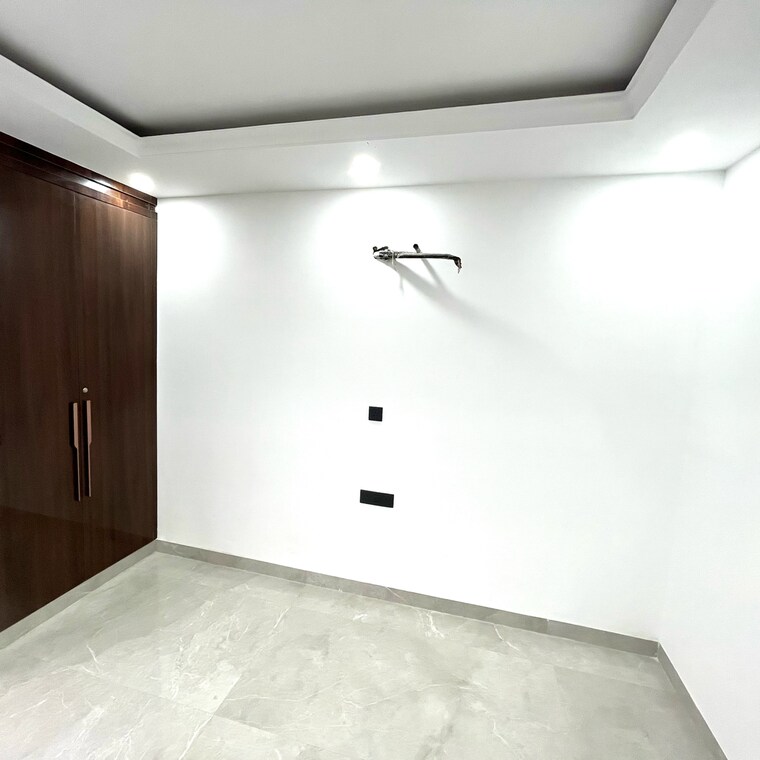 Room, parklands 4 Bedroom 250 Sq.Yd. Builder Floor In Sector 85 Faridabad 9168553