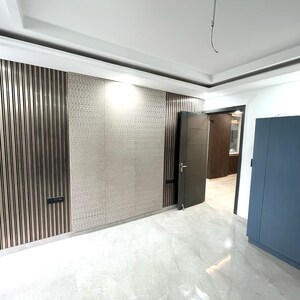 Room in 4 BHK Builder Floor at Parklands, Sector 85 – for Sale