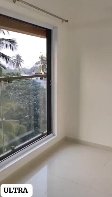 Room in 1.5 BHK Apartment at Sugee Shubhada, Dadar West – for Rent