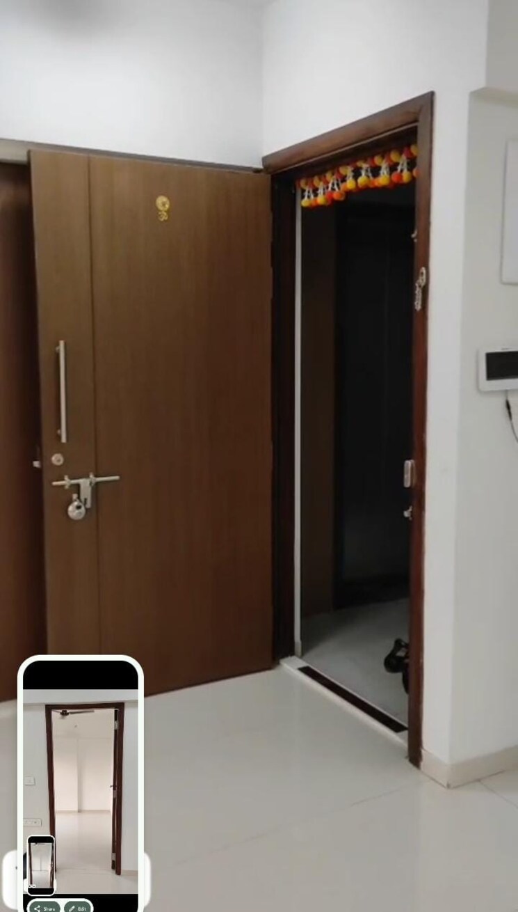 Room, sugee-shubhada 1.5 Bedroom 512 Sq.Ft. Apartment In Dadar West Mumbai 9168475