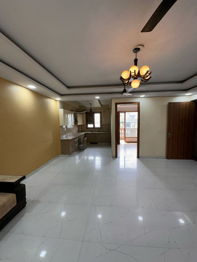 Room, green fields colony 3 Bedroom 1800 Sq.Ft. Builder Floor In Green Fields Colony Faridabad 9166912