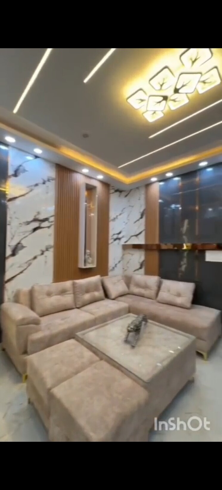 Living Room, dwarka mor 3 Bedroom 100 Sq.Yd. Builder Floor In Dwarka Mor Delhi 9168619