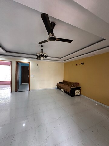 Room in 3 BHK Builder Floor at Green Fields Colony – for Rent