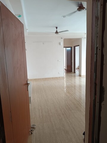 2.5 BHK Apartment For Rent in Amrapali Golf Homes, Sector 4 Greater Noida