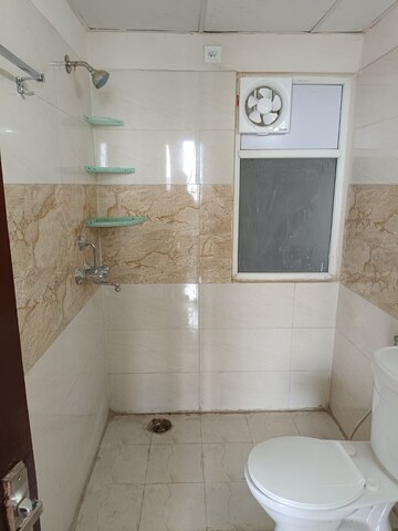 Bathroom in 2.5 BHK Apartment at Amrapali Golf Homes, Sector 4 Greater Noida – for Rent