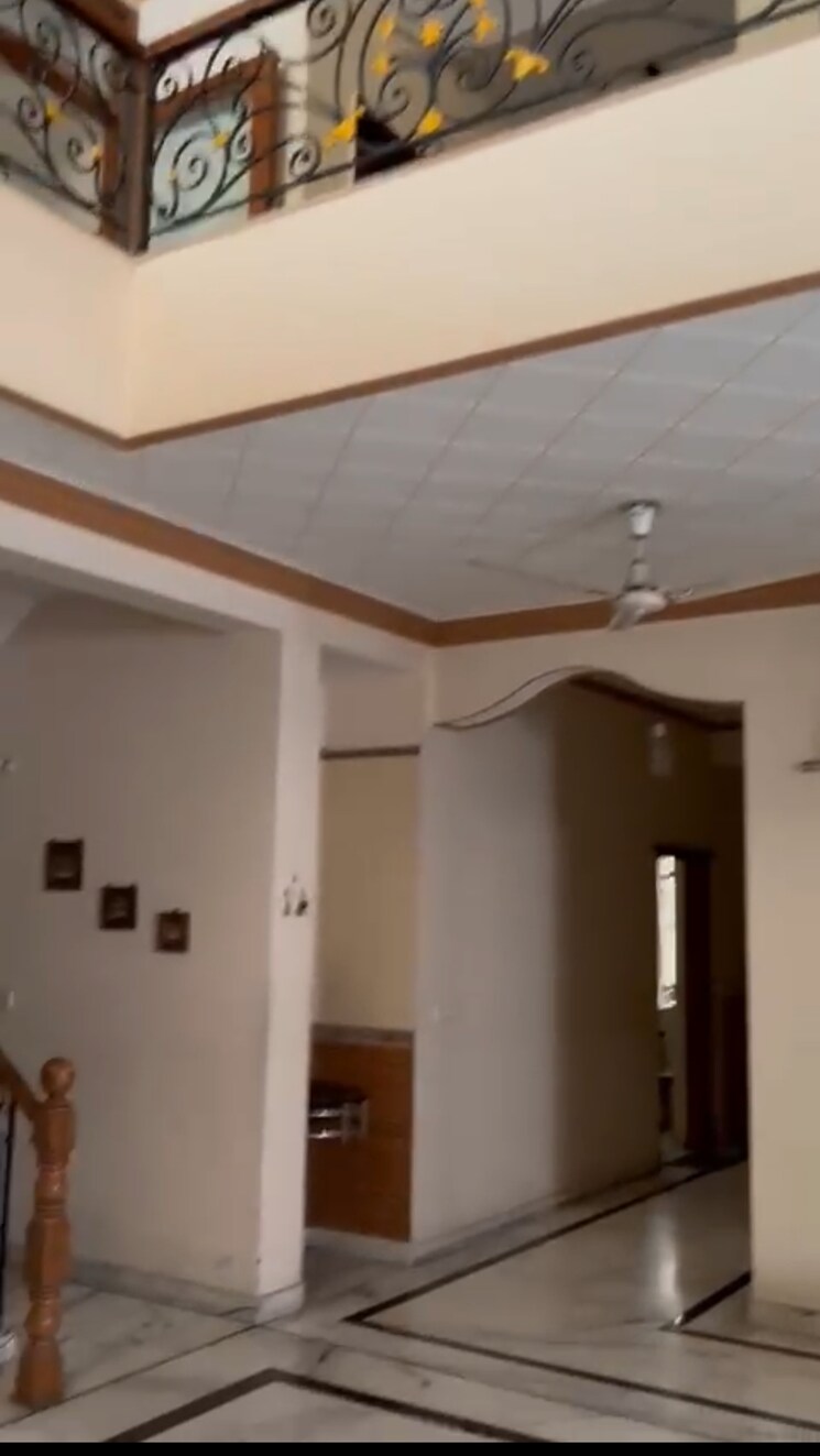 undefined, sector 55 6+ Bedroom 435 Sq.Mt. Villa In Sector 55 Noida 9168699