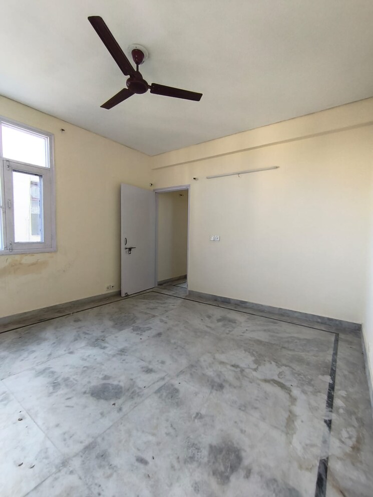 Room, creative-huts-society 3 Bedroom 1400 Sq.Ft. Apartment In Sector 21c Faridabad 9168653