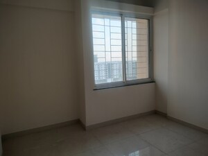 Room in 2 BHK Apartment at Parklane Lifeseasons, Dhanori – for Sale