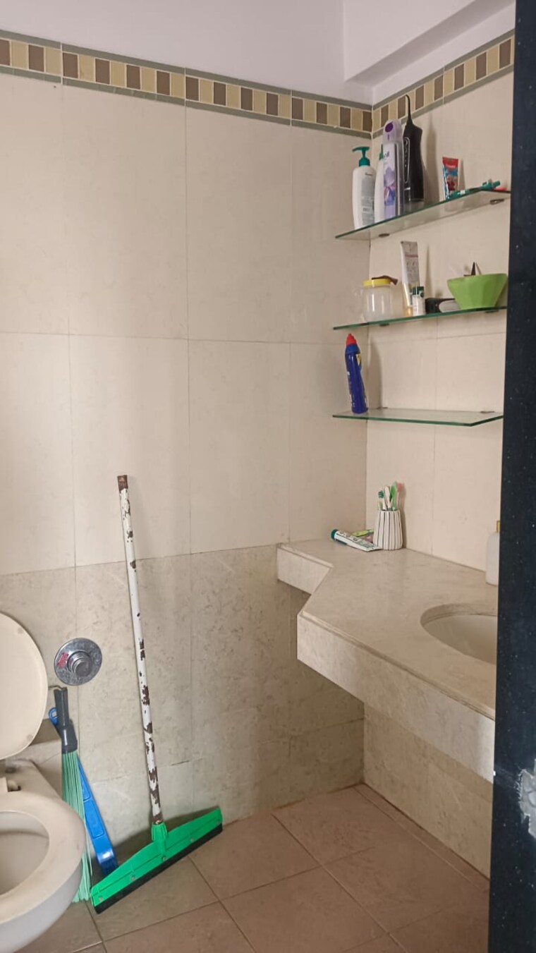 Bathroom, konark-splendour 3 Bedroom 1500 Sq.Ft. Apartment In Kalyani Nagar Pune 9168736