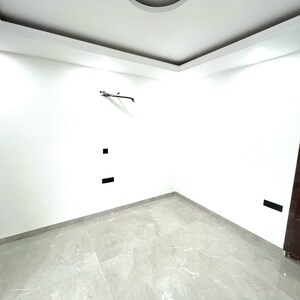 Room in 3 BHK Builder Floor at BPTP District 3, Sector 85 – for Sale