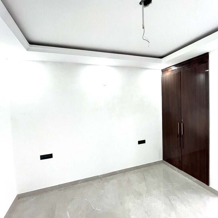 Room, bptp-district-3 3 Bedroom 180 Sq.Yd. Builder Floor In Sector 85 Faridabad 9168738