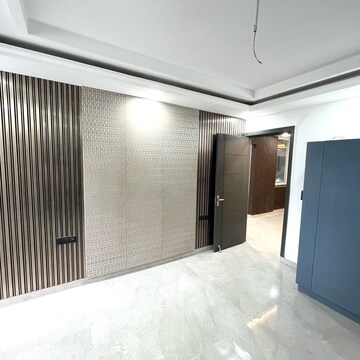 Room in 3 BHK Builder Floor at BPTP District 3, Sector 85 – for Sale