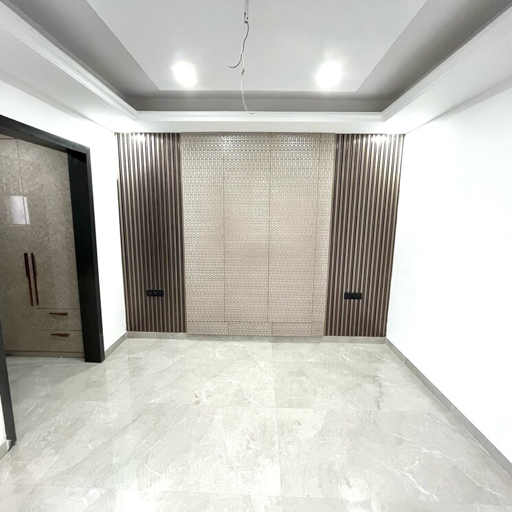 Room, bptp-district-3 3 Bedroom 180 Sq.Yd. Builder Floor In Sector 85 Faridabad 9168738