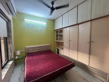 Bedroom in 2 BHK Apartment at Goregaon East – for Rent