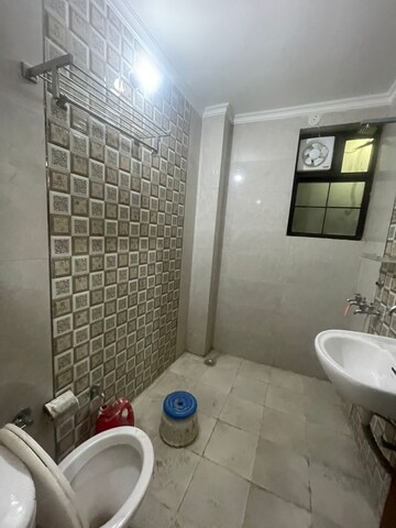 Bathroom in 4 BHK Builder Floor at Green Fields Colony – for Rent
