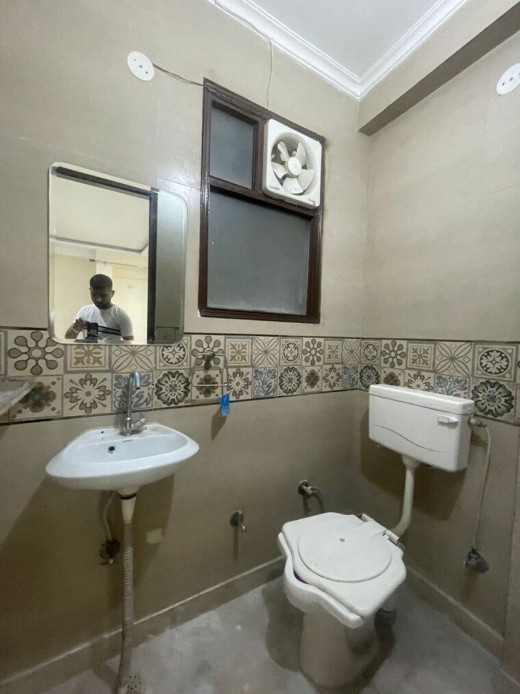 Team Area, green fields colony 4 Bedroom 2400 Sq.Ft. Builder Floor In Green Fields Colony Faridabad 9168724