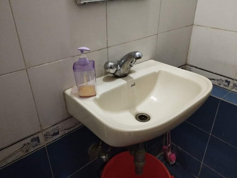 Bathroom, vikhroli west Pg For Girls In Vikhroli West 9168766