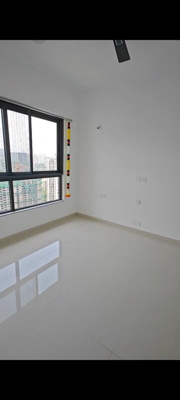 Room in 2 BHK Apartment at Kalpataru Immensa D, Kolshet Road – for Rent