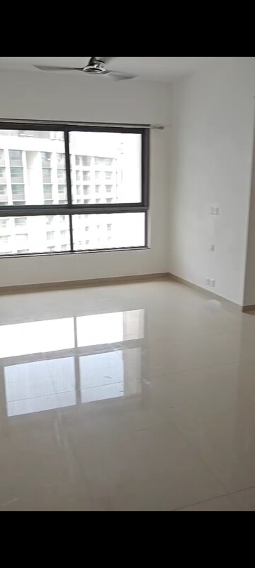 Room in 2 BHK Apartment at Kalpataru Immensa D, Kolshet Road – for Rent