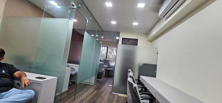 Team Area, squarefeet-centura-square Commercial Office Space 410 Sq.Ft. In Wagle Industrial Estate Thane 9168876