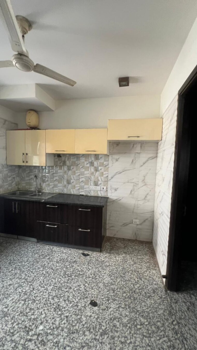 Kitchen, new friends colony 4 Bedroom 4500 Sq.Ft. Builder Floor In New Friends Colony Delhi 9168921