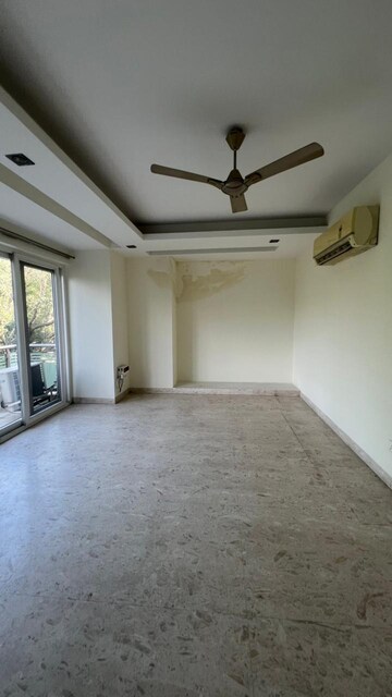 Room in 4 BHK Builder Floor at New Friends Colony – for Rent