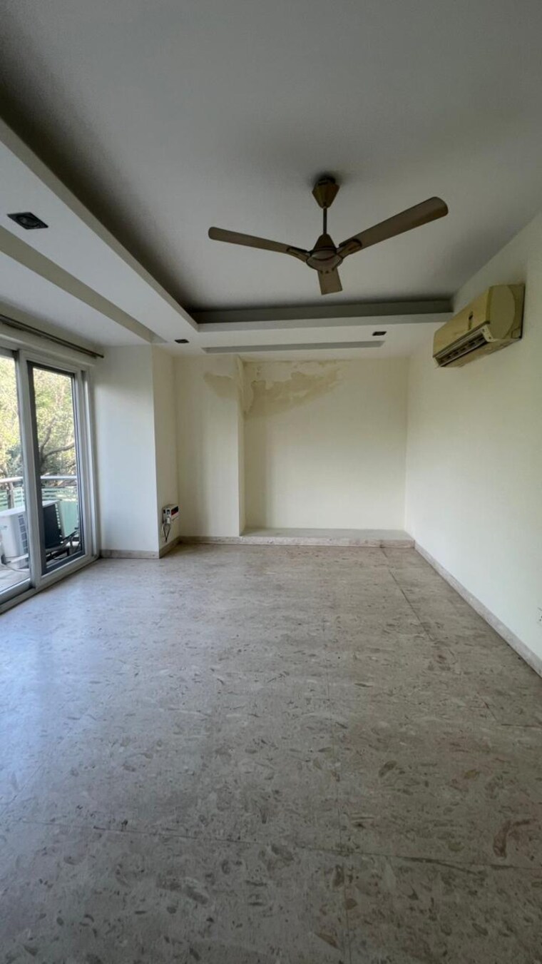 Room, new friends colony 4 Bedroom 4500 Sq.Ft. Builder Floor In New Friends Colony Delhi 9168921
