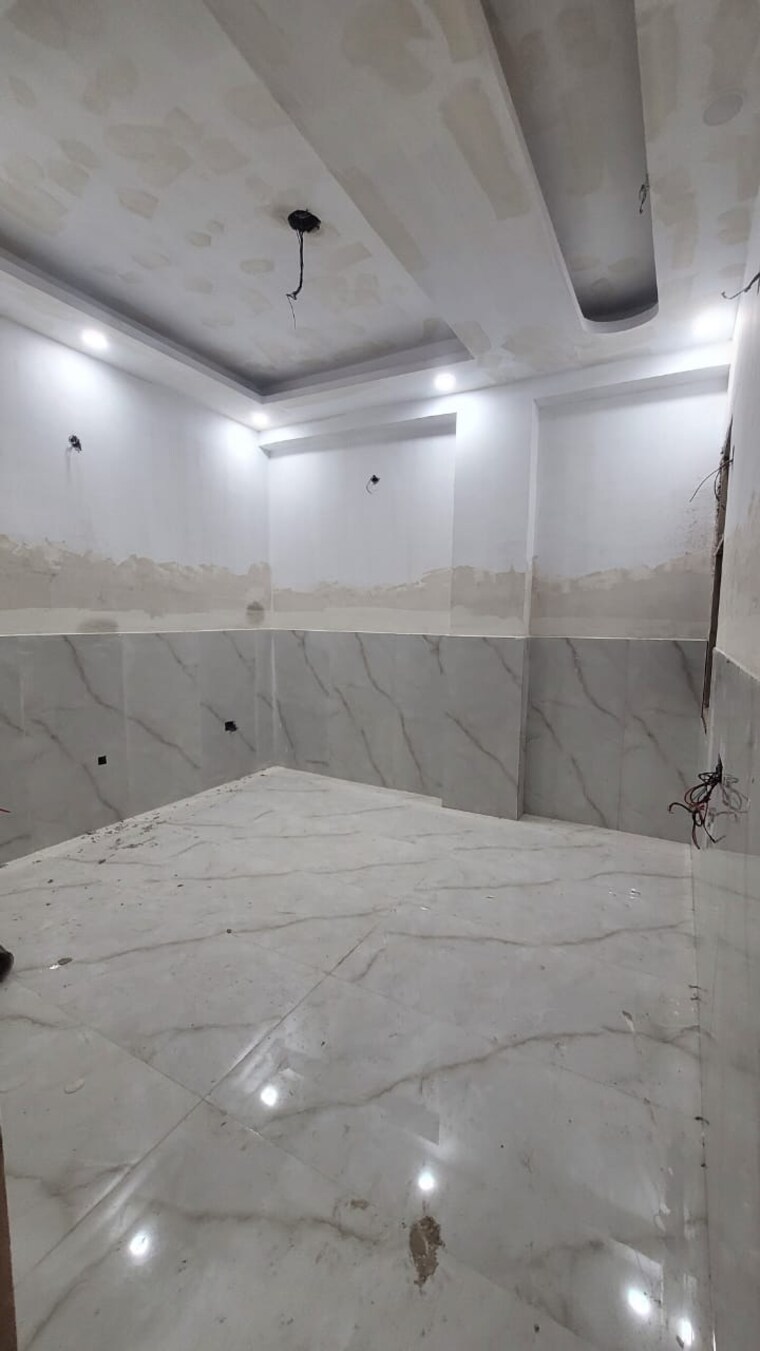 undefined, dilshad colony 3 Bedroom 950 Sq.Ft. Apartment In Dilshad Colony Delhi 9168915