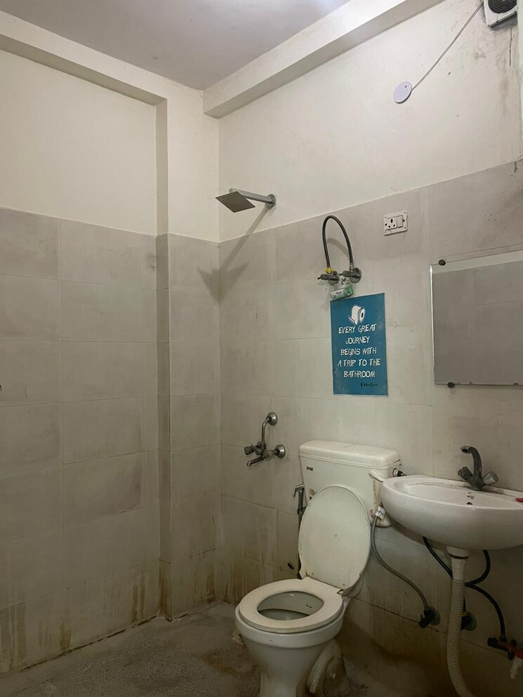 Bathroom, chattarpur 1 Bedroom 700 Sq.Ft. Apartment In Chattarpur Delhi 9168962