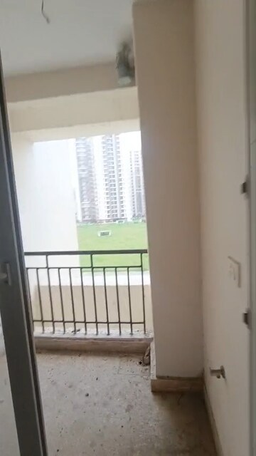 Bathroom in 2.5 BHK Apartment at Amrapali Golf Homes, Sector 4 Greater Noida – for Rent