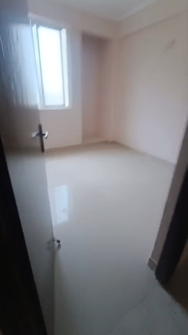 Room, amrapali-golf-homes 2.5 Bedroom 945 Sq.Ft. Apartment In Sector 4 Greater Noida Greater Noida 9168988