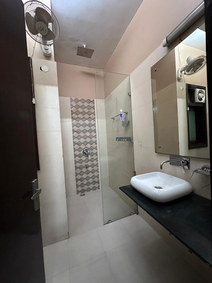 Bathroom, south city 2 2 Bedroom 1520 Sq.Ft. Builder Floor In South City 2 Gurgaon 9168960