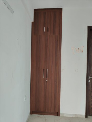 Furnished Amenities in 2 BHK Apartment at Shree Vardhman Mantra, Sector 67 – for Rent