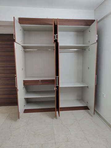 Room in 2 BHK Apartment at Shree Vardhman Mantra, Sector 67 – for Rent