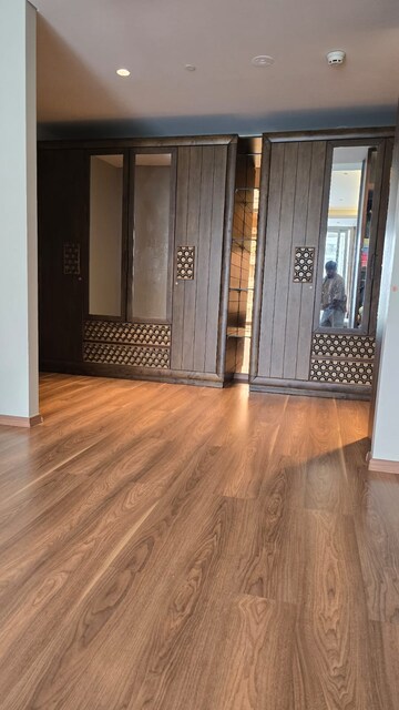 Room in 5 BHK Apartment at Panchshil Towers, Kharadi – for Sale