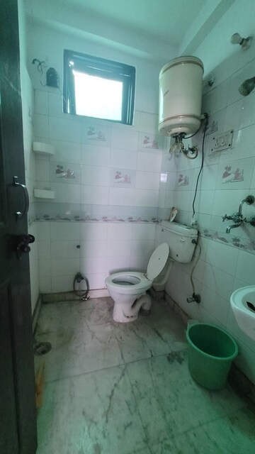 Bathroom in 2 BHK Apartment at Gtb Enclave – for Rent