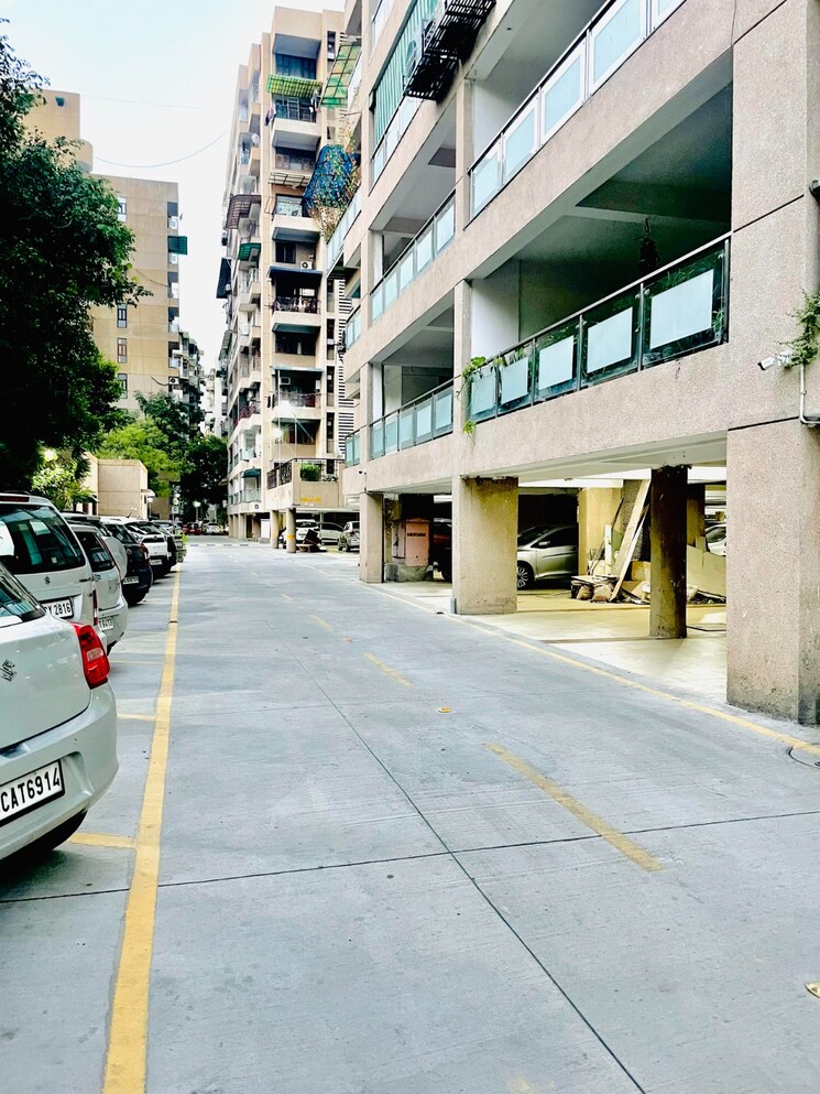 Exterior View, sector 11 dwarka 5 Bedroom 3500 Sq.Ft. Apartment In Sector 11 Dwarka Delhi 9169281