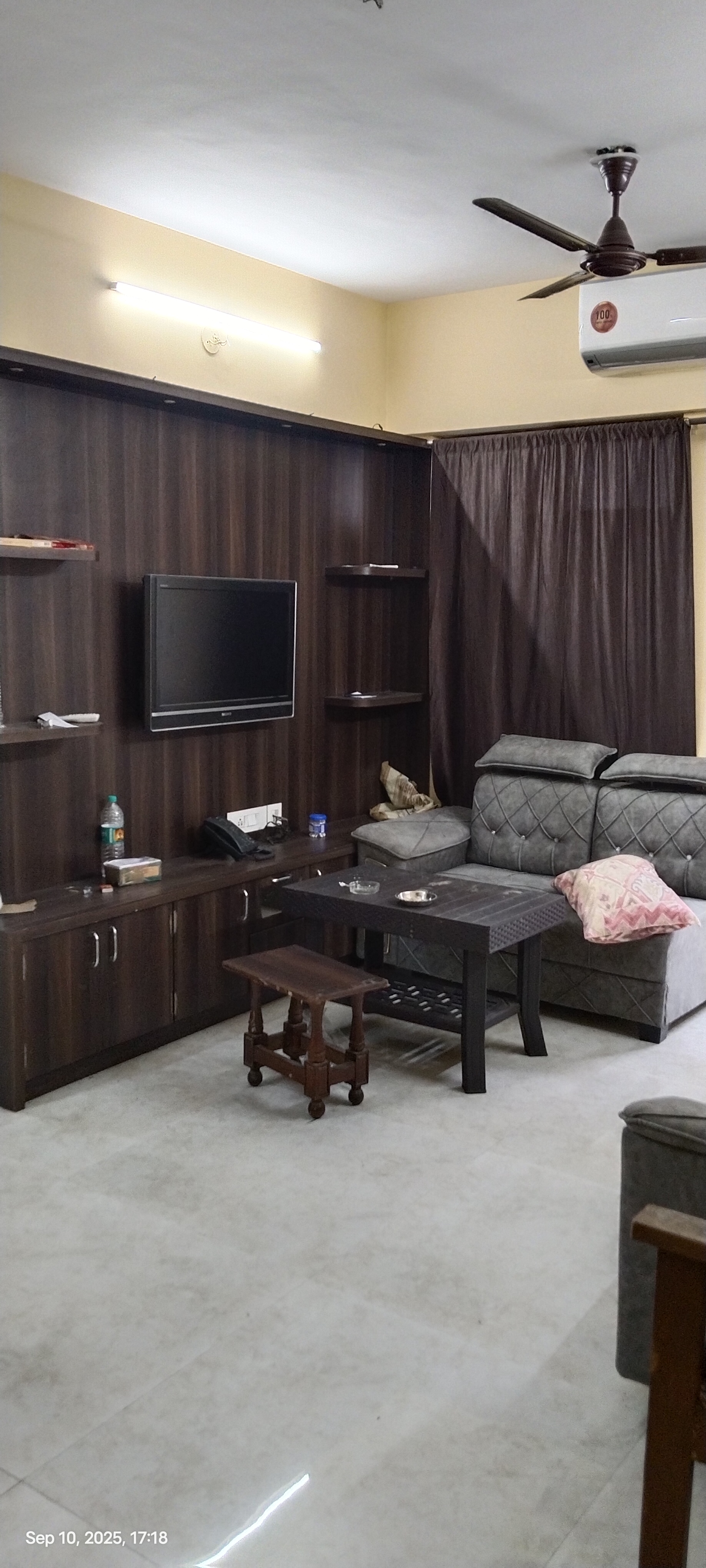 1.5 BHK Apartment For Rent in Lodha Downtown