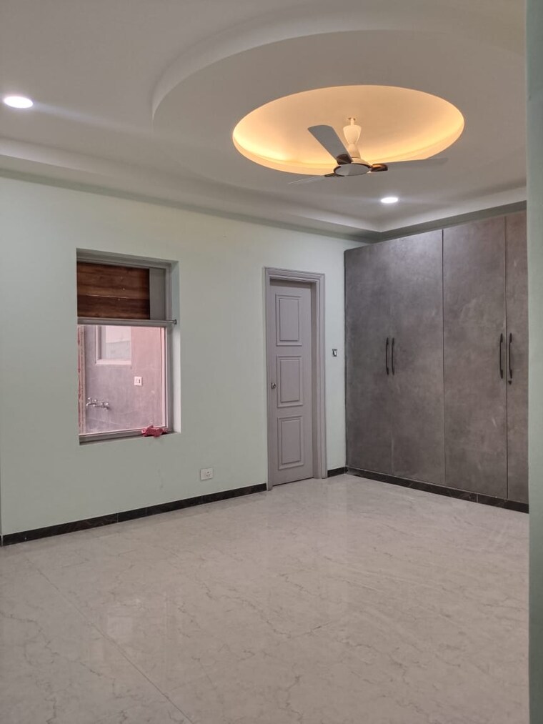 Room, sector 46 3 Bedroom 3150 Sq.Ft. Builder Floor In Sector 46 Faridabad 9169291