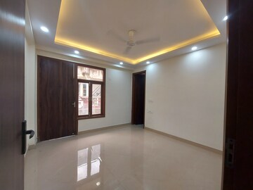 Room in 3 BHK Apartment at Chattarpur – for Sale