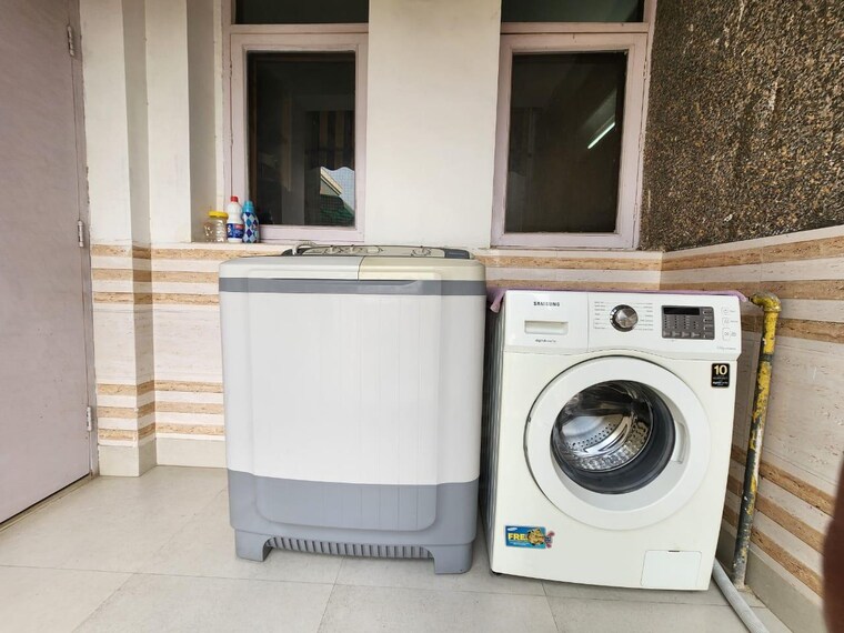 Other, sector 3 dwarka 4 Bedroom 2900 Sq.Ft. Apartment In Sector 3 Dwarka Delhi 9169308