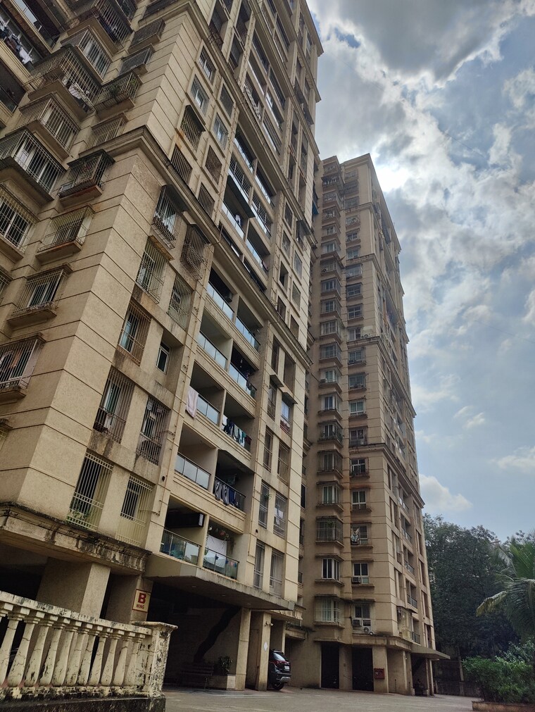 Exterior View, pride-presidency-luxuria 2 Bedroom 700 Sq.Ft. Apartment In Ghodbunder Road Thane 9169420